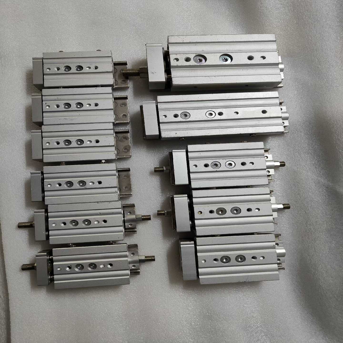 (询价)滑台气缸MXQ16A-30Z六个,