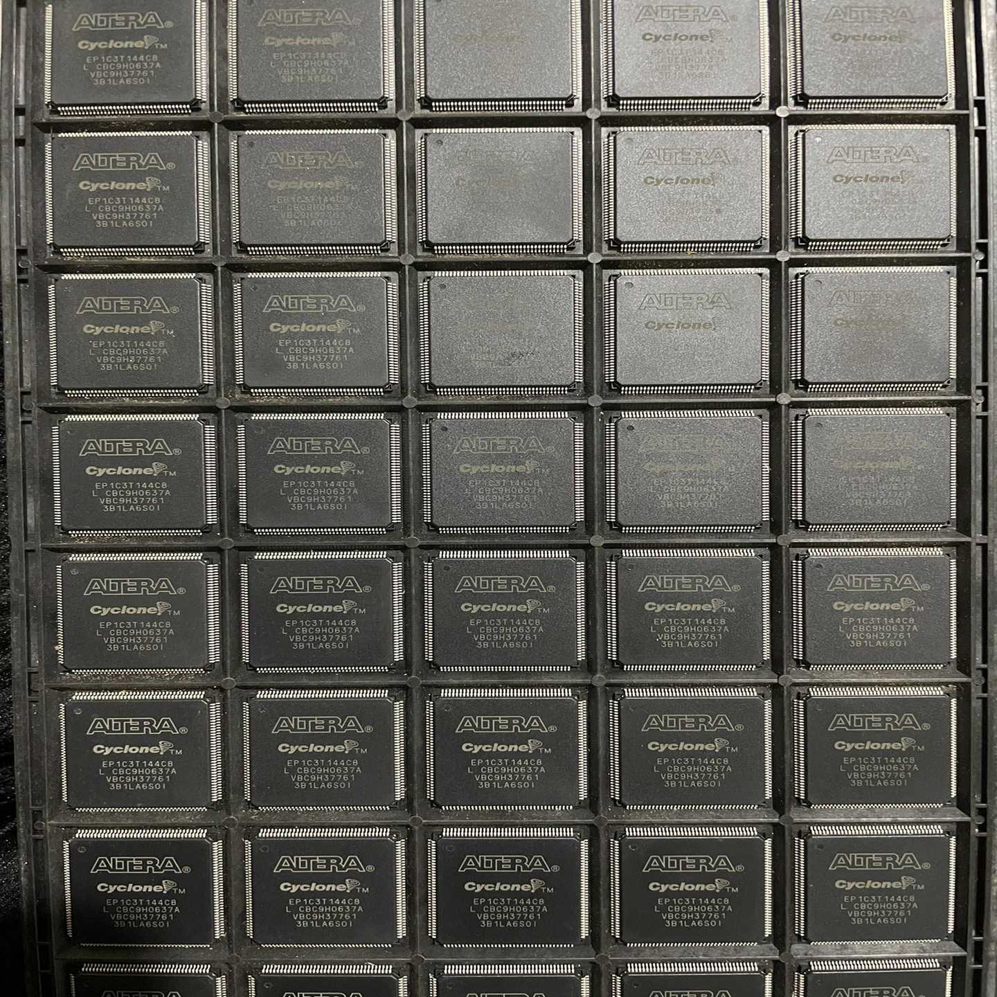 ep1c3t144c8  80pcs【侨报商行】