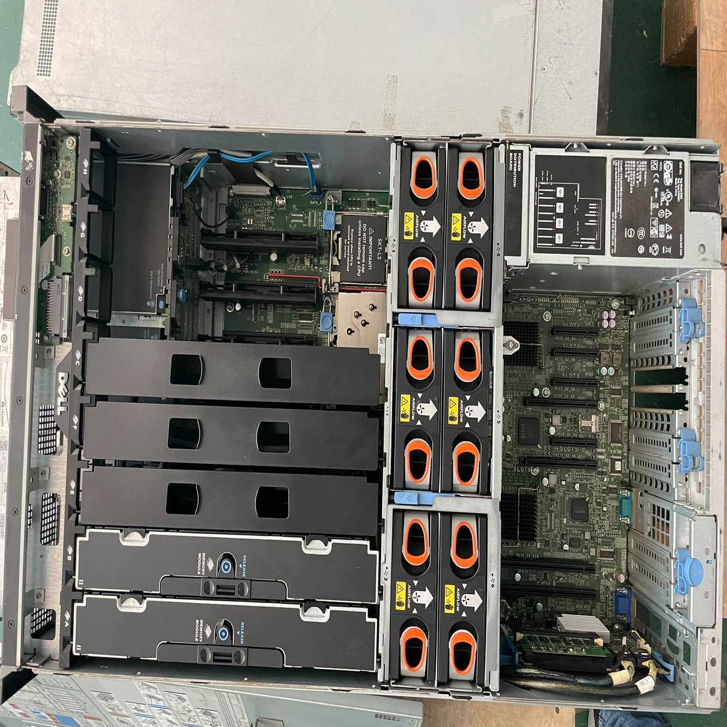 Dell服务器 R910 四路平台 实拍图