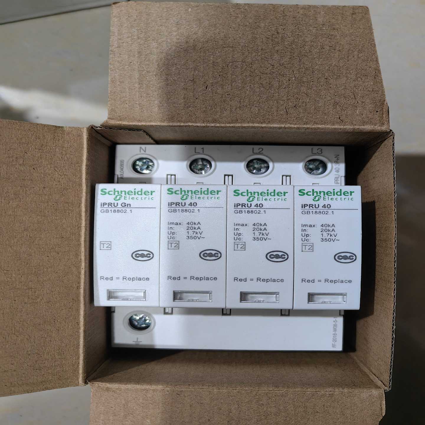 施耐德浪涌 iPRU 3P＋N 带包装 保证【博航商行】