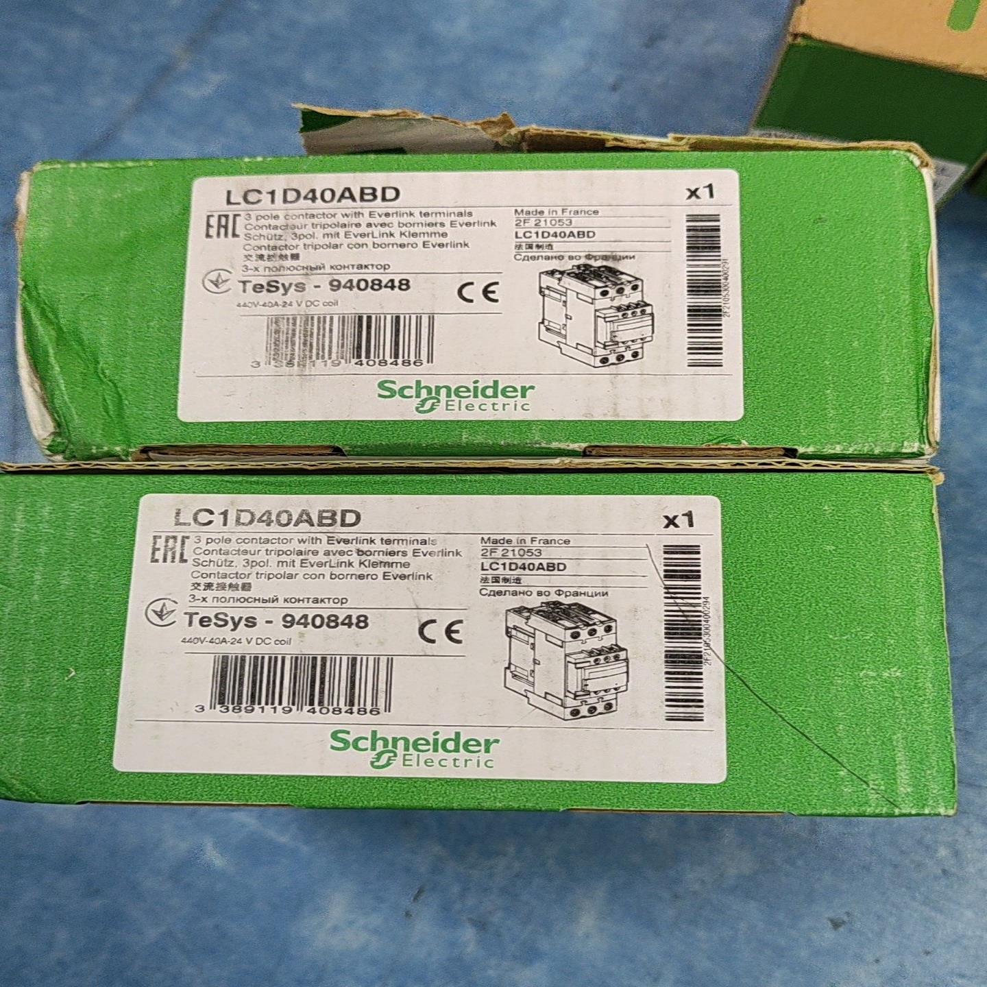 询价全新施耐德直流接触器LC1D40ABD议价