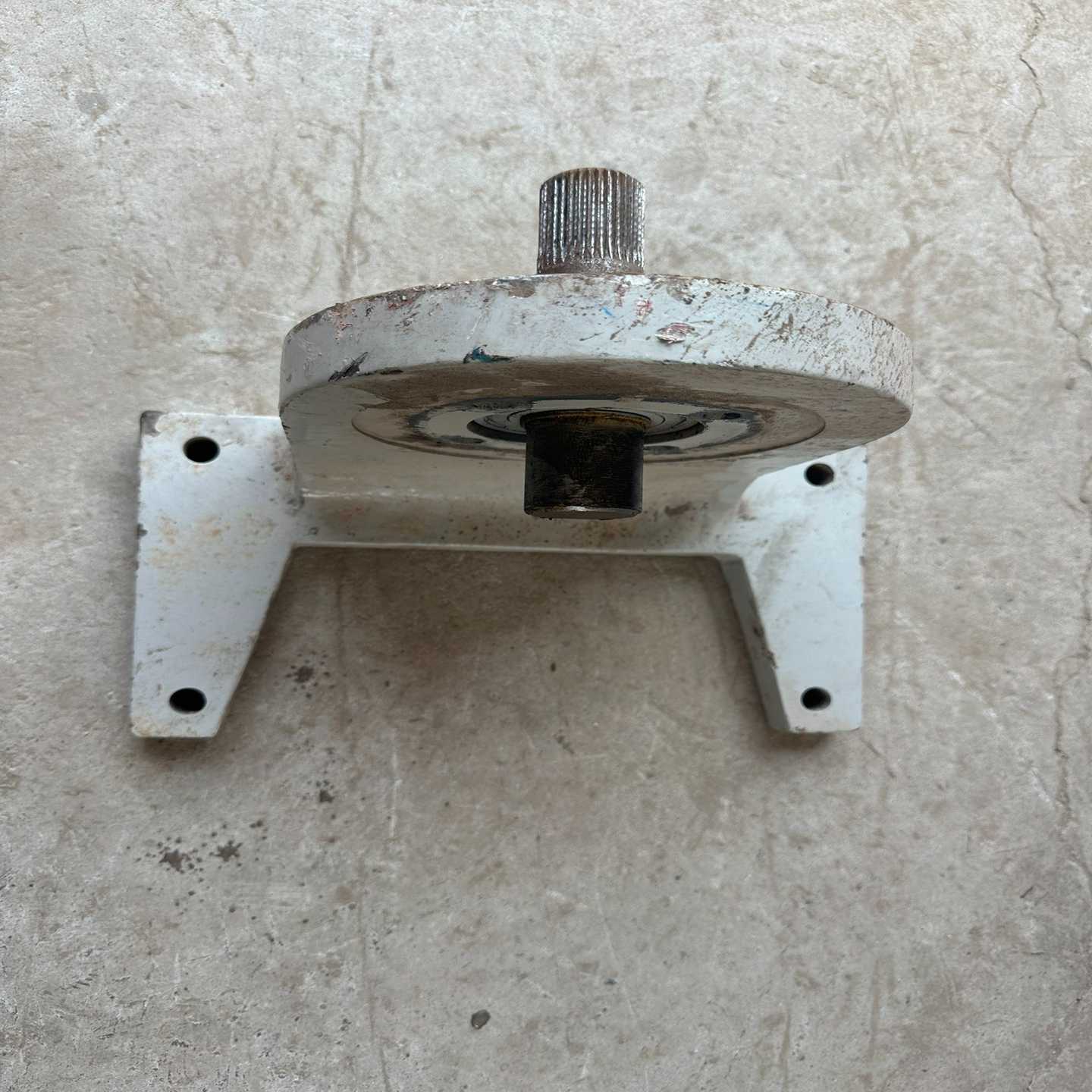 罗托克执行器安装支架，带中轴，，成色可以。【侨报商行】