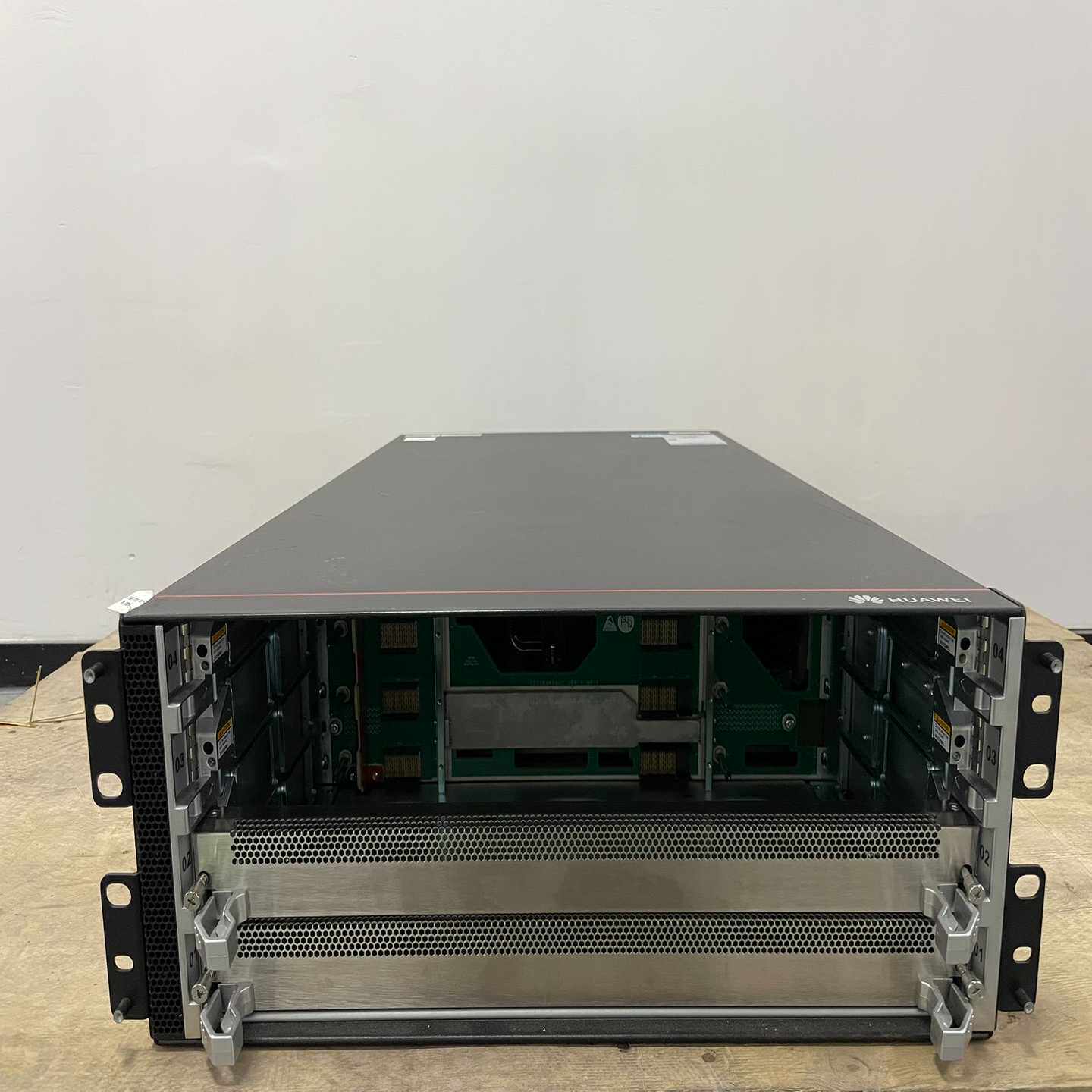 描述 CE9860-4C-EI-A主机(4子卡槽位,不 含风~询价