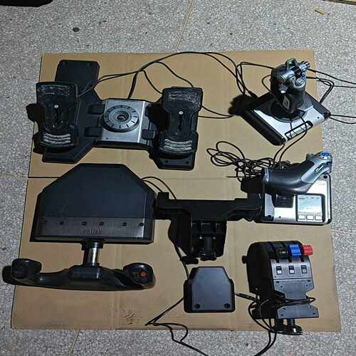 Saitek 赛钛客专业飞行脚舵方向舵踏板 750元~议价