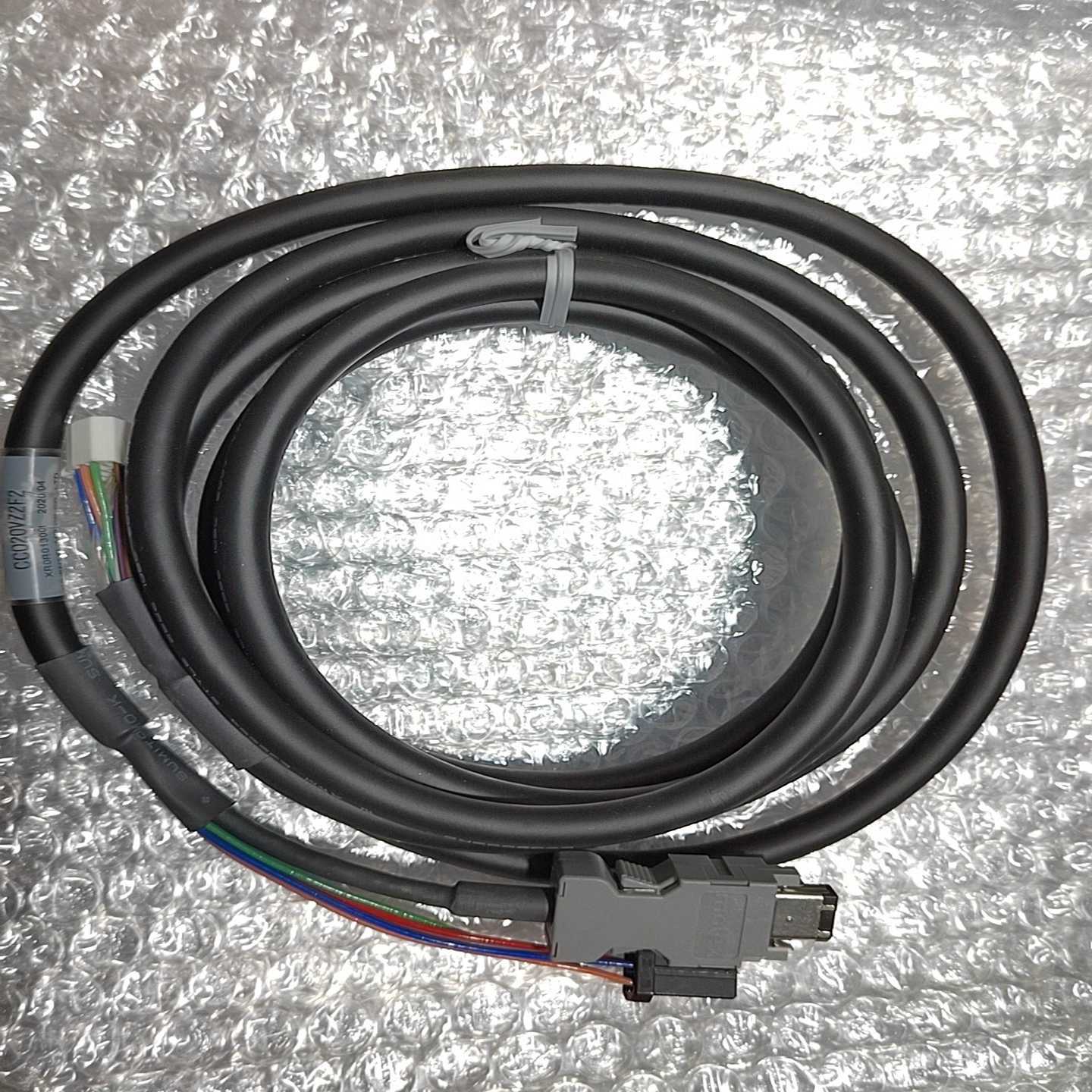 CC020VA2F2  AZM系列电机驱动器通用线缆 全（佳毅工控）