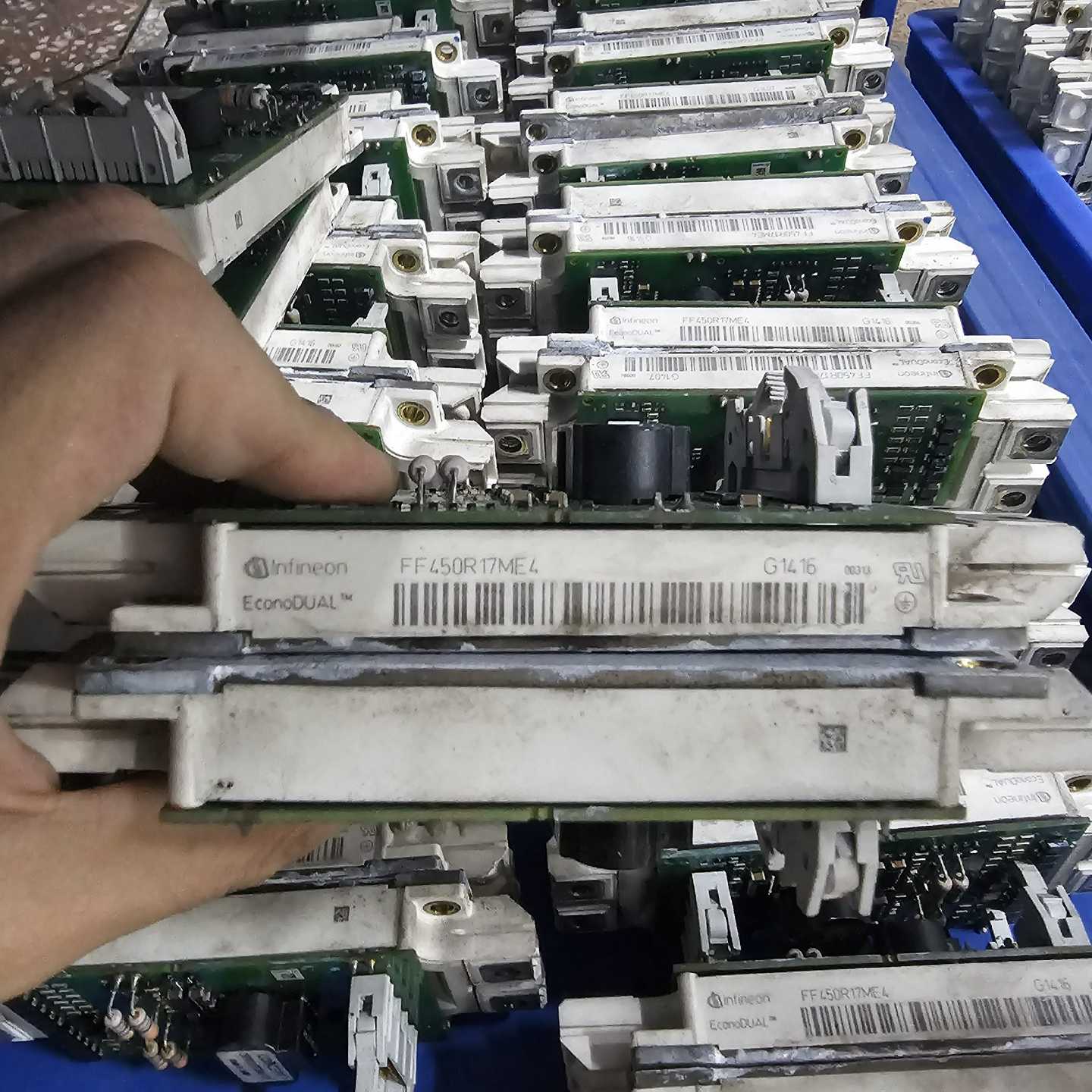 询价FF450R17ME4英飞凌模块成色好