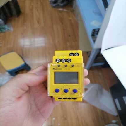 VME420-D-2  BENDER本德尔模块，成色非常（佳毅工控）