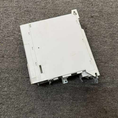 欧姆龙PLC，CP2E-CPUY2,拆机件，功能包好，成色不