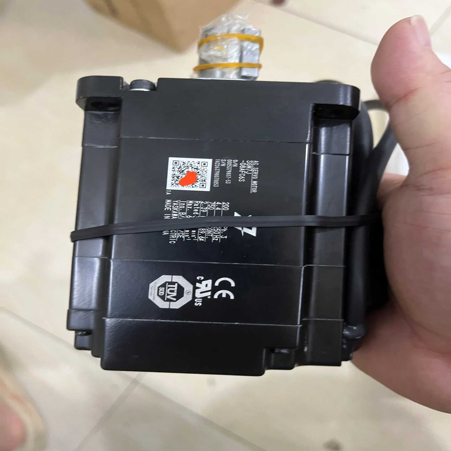 安川伺服电机SGM7J-08AFC6S，余料，未安装使用[浩蓉商户]