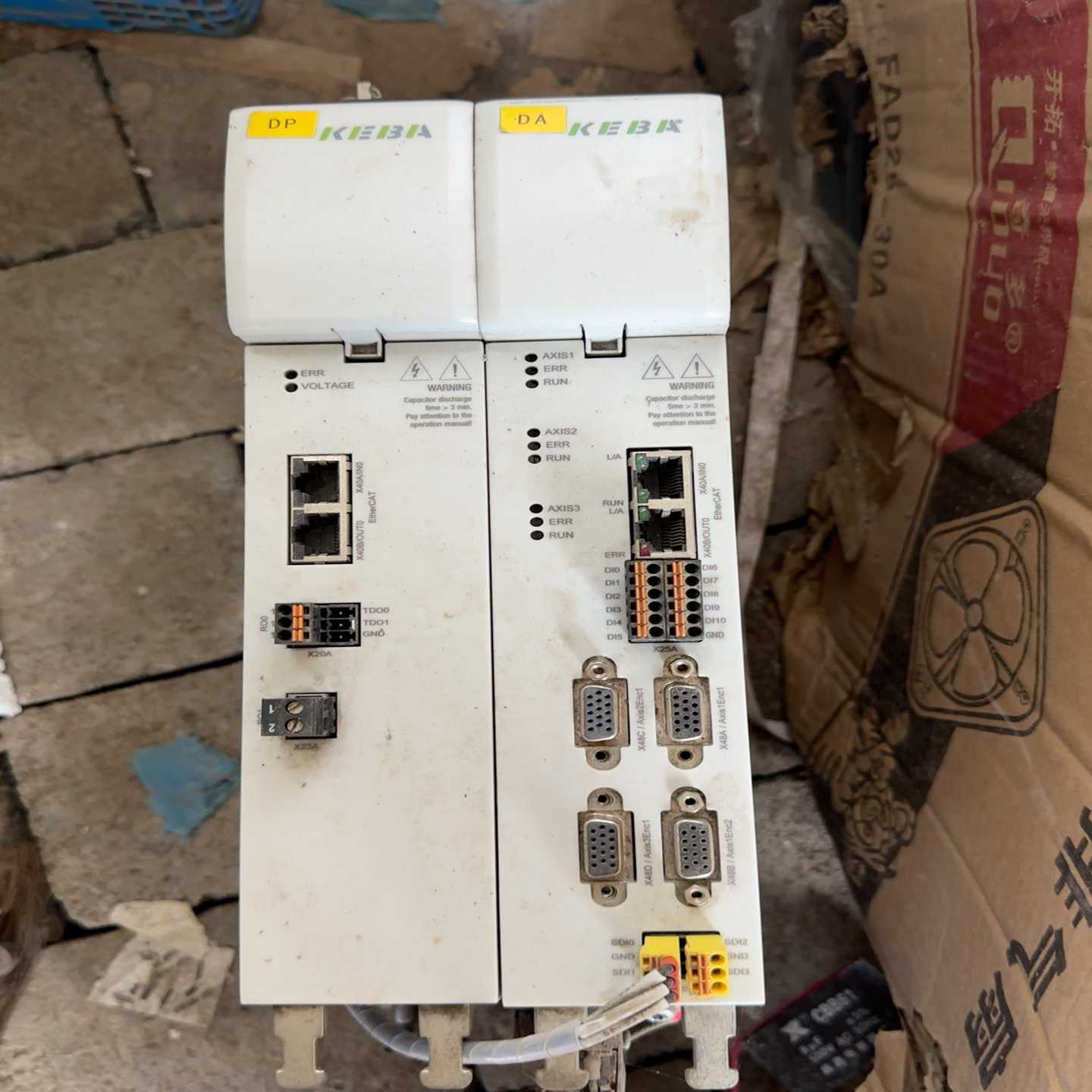 科霸驱动器两台d3-dp 300/a-1000-01【鑫鑫商铺】