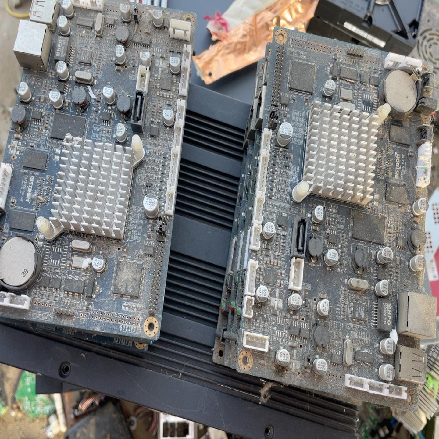 议价DST2200  V302的主板  要的老板来 有8张