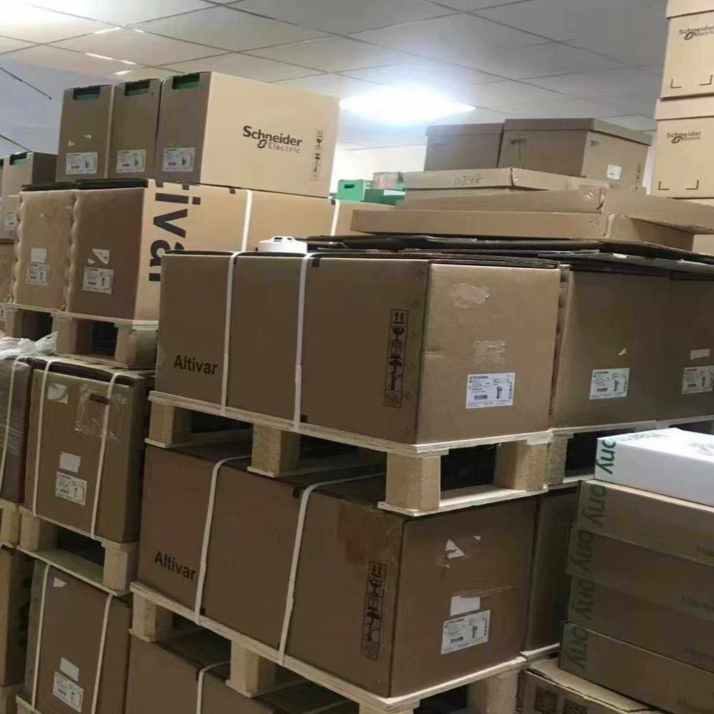 询价~施耐德变频器ATV630D45N4