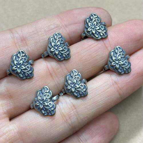 山西老银五瓣花如意压襟扣连接扣 三七银百分之三十含银量文玩