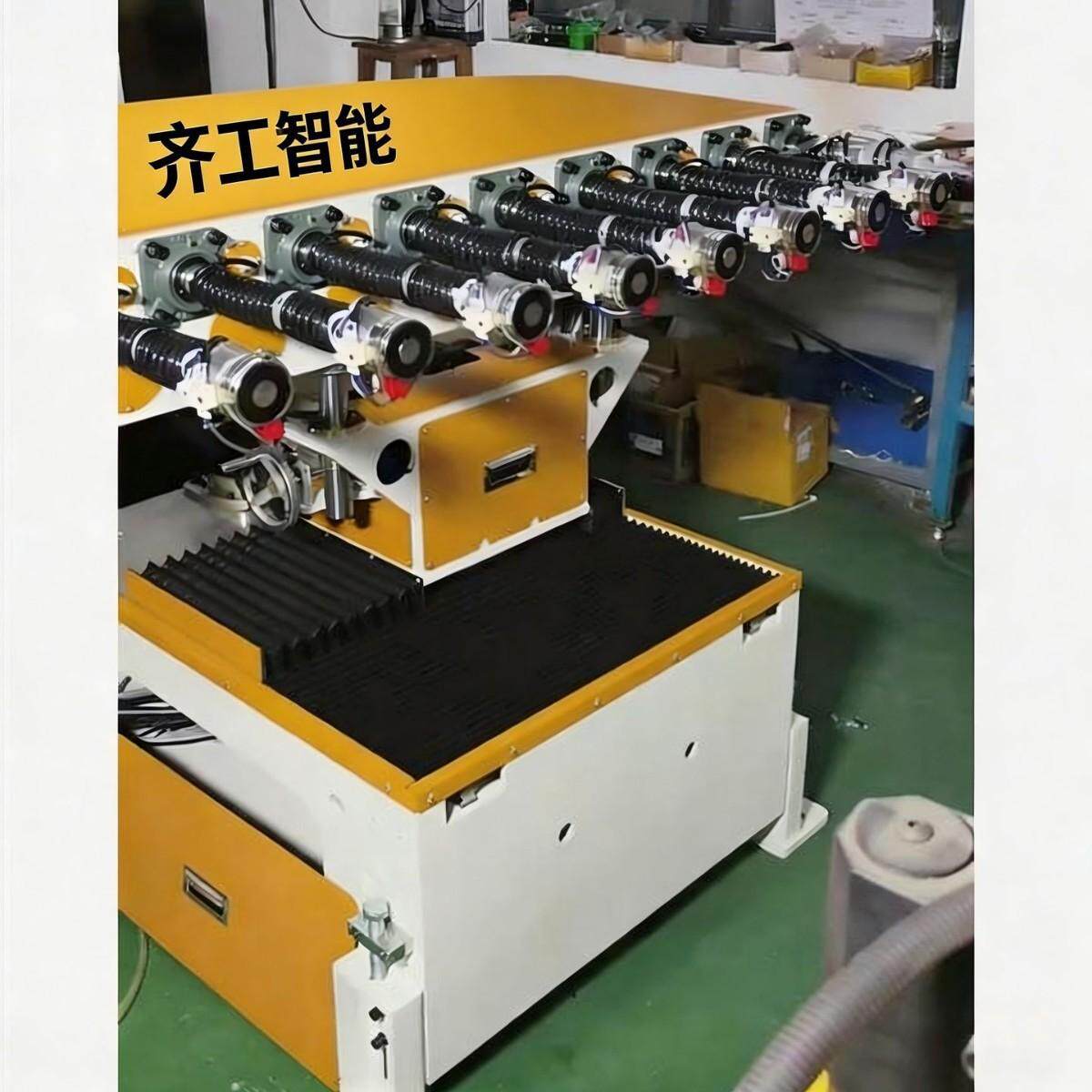 齐工智能冲压机械手单机多工位机械手三次元冲床机械手高速冲床