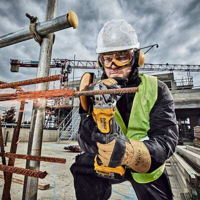 DEWALT得伟DCG406NE充电角磨机无刷电动磨光机钢材金属打磨切割机