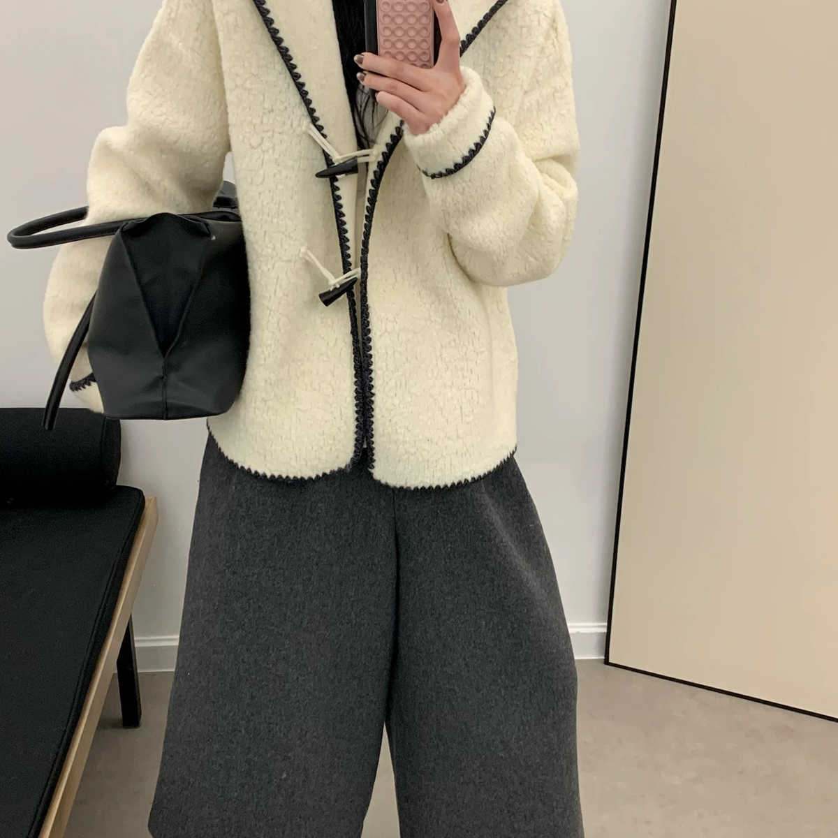 Hand made-2025年冬季羊角扣贝壳包边设计慵懒风加厚外套针织开衫