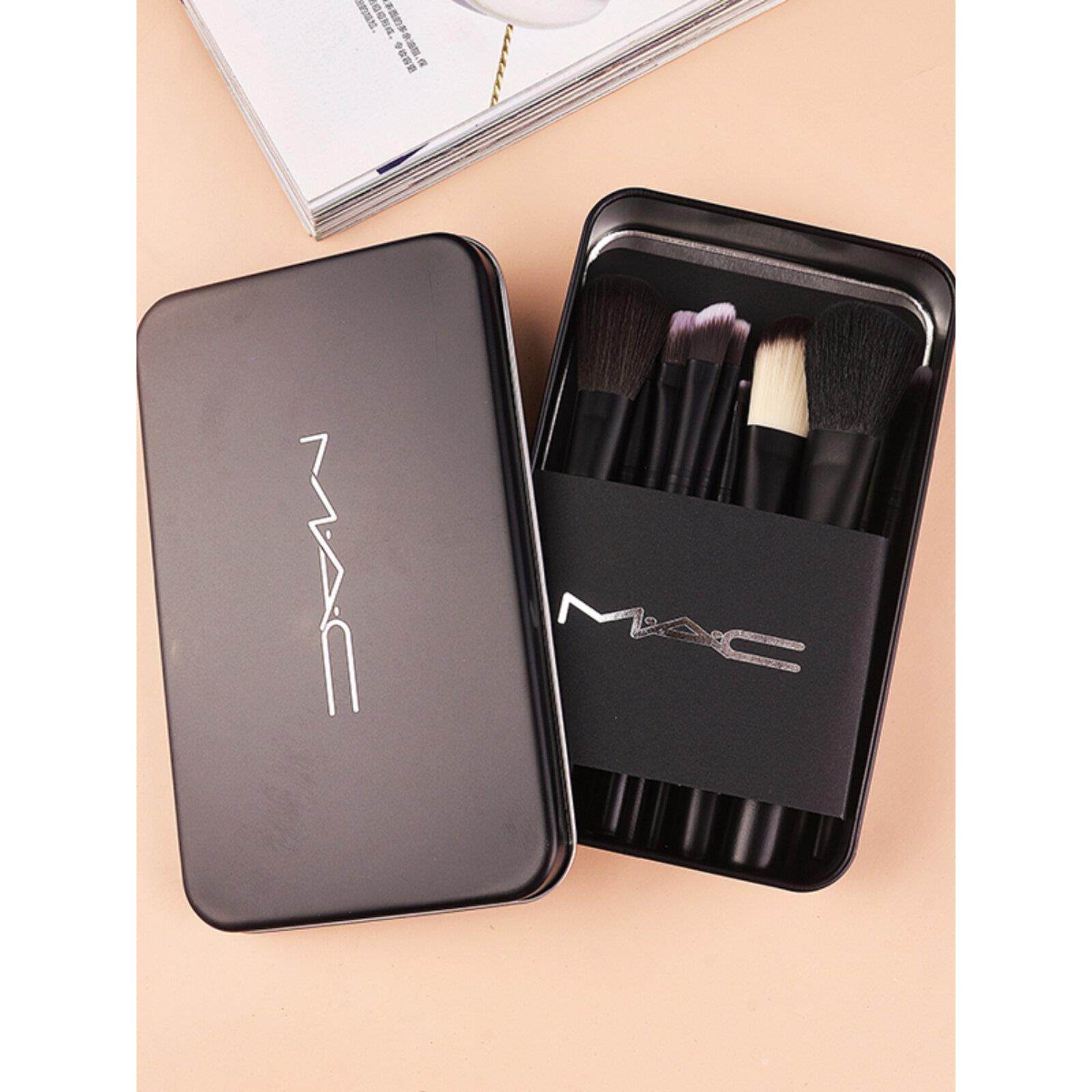 Mac铁盒化妆刷12件套黑色时尚动物毛发化妆工具化妆刷方便，易于