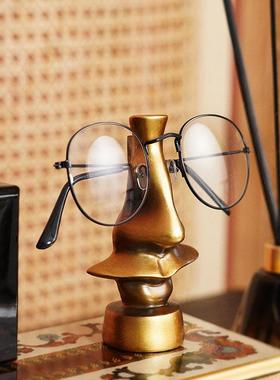 现代创意铜色树脂鼻子造型眼镜架托卧室书桌时尚个性眼镜支架摆件