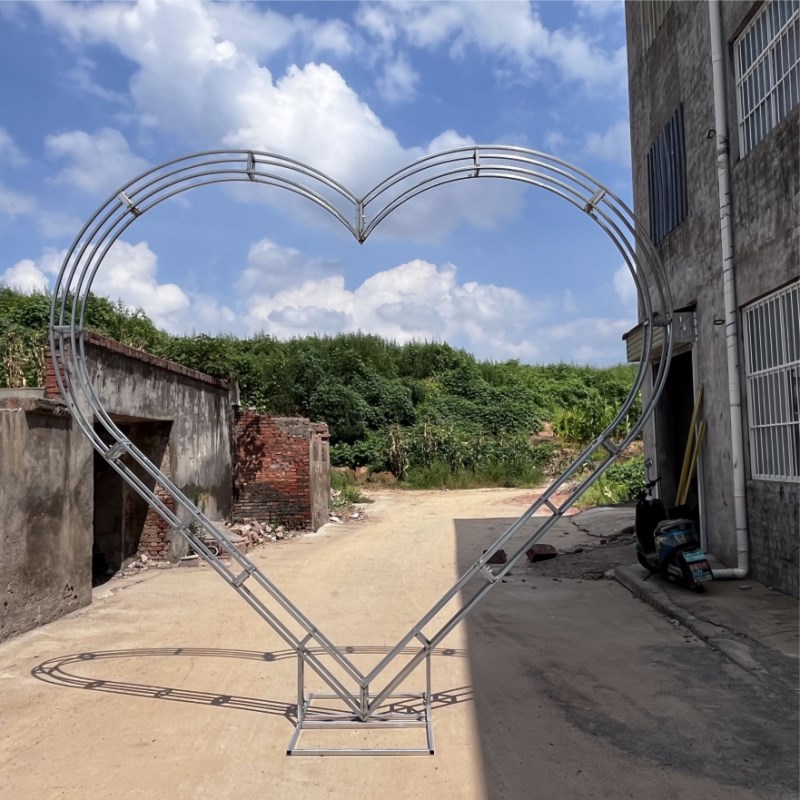 婚庆舞台爱心拱门铁艺装饰架子户外草坪商场演出活动心形桁架道具