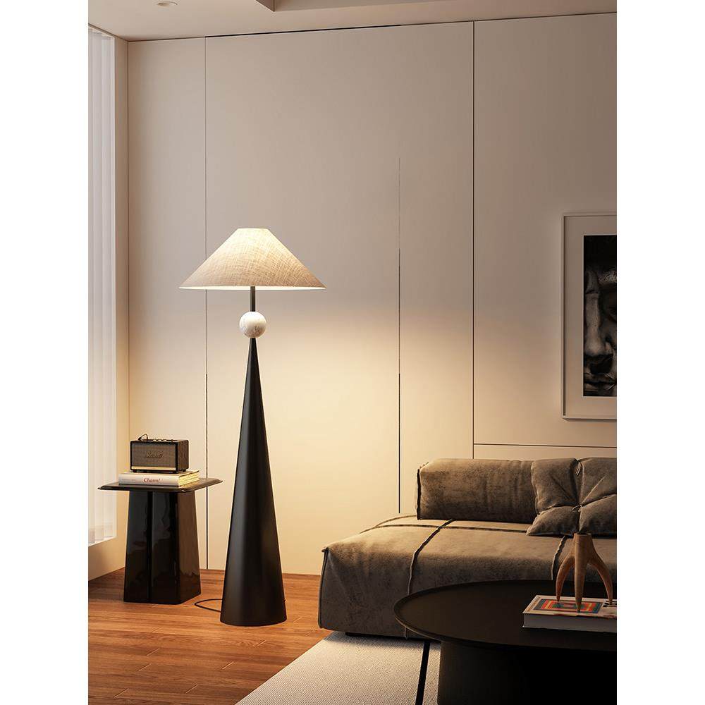 意式极简轻奢客厅落地灯沙发边角氛围装饰摆件设计师现代立式台灯