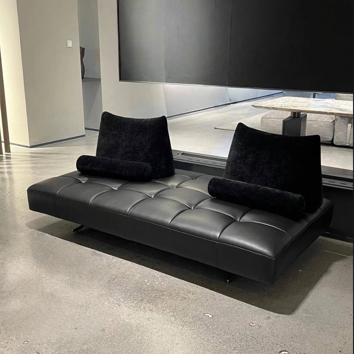 需定制意式极简真皮沙发客厅2025新款双面可坐prado牛角沙发小户