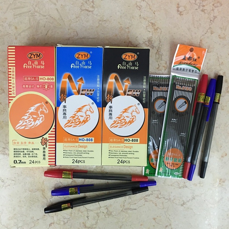 自由马圆珠笔红黑色蓝色圆珠笔批发教师学生办公用益都红笔芯