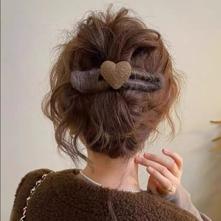 高级感爱心鸭嘴夹发夹女2025新款高端头发抓夹后脑勺一字夹子头饰