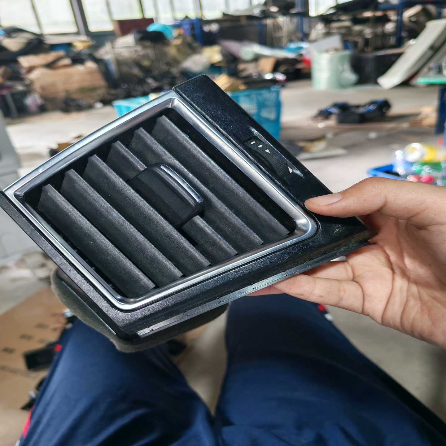 长城哈弗H2原装出风口，原车拆车件，功能正常。成色如图，外观--