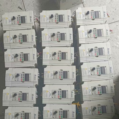 正品台达变频器VFDM220V0.40.75KW原装