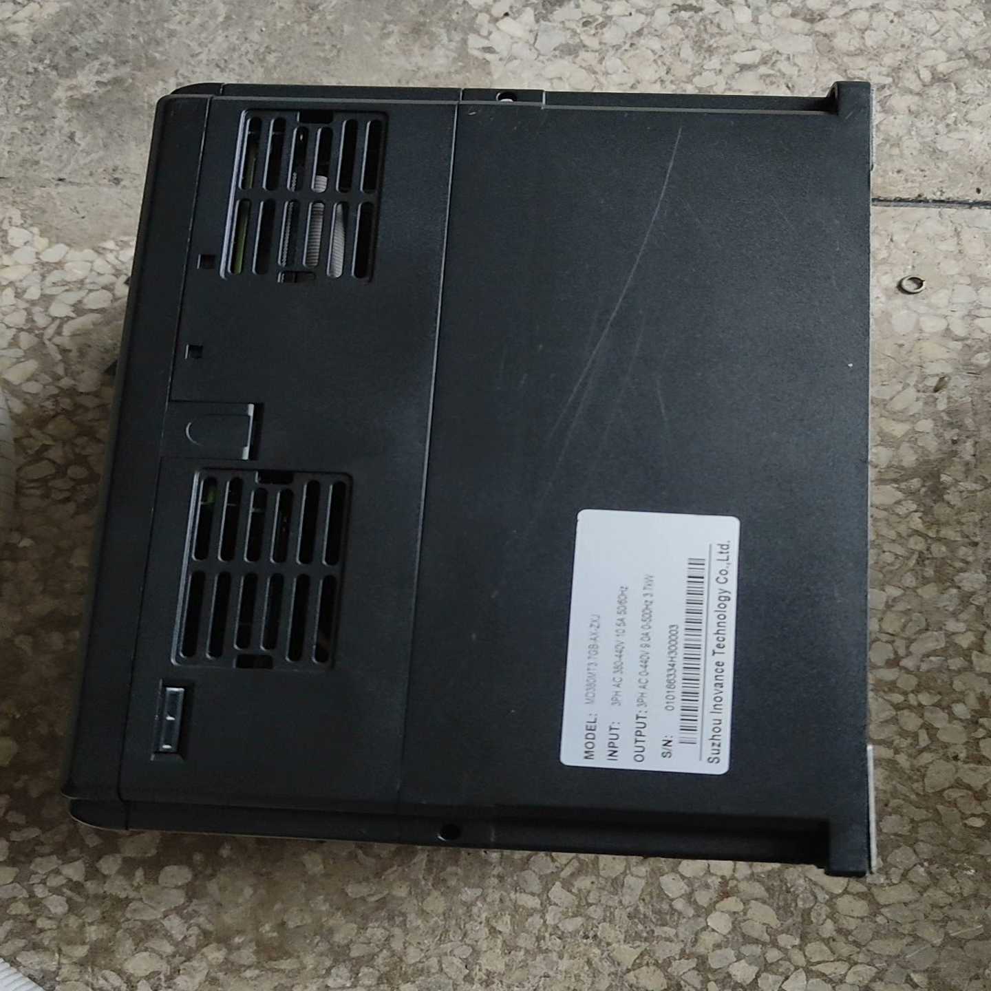 英威腾CHE100-0R7G-4,380-0.75kw一台，(通通配件）