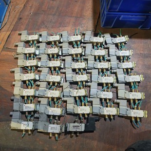 请询价 拆机日本SMC电磁阀VP342R 01A VP3 6D1