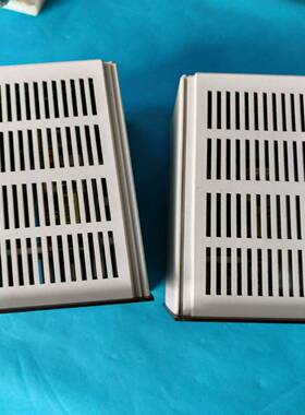 询价全新莱宝两通道显示器，CENTERTWO230004原