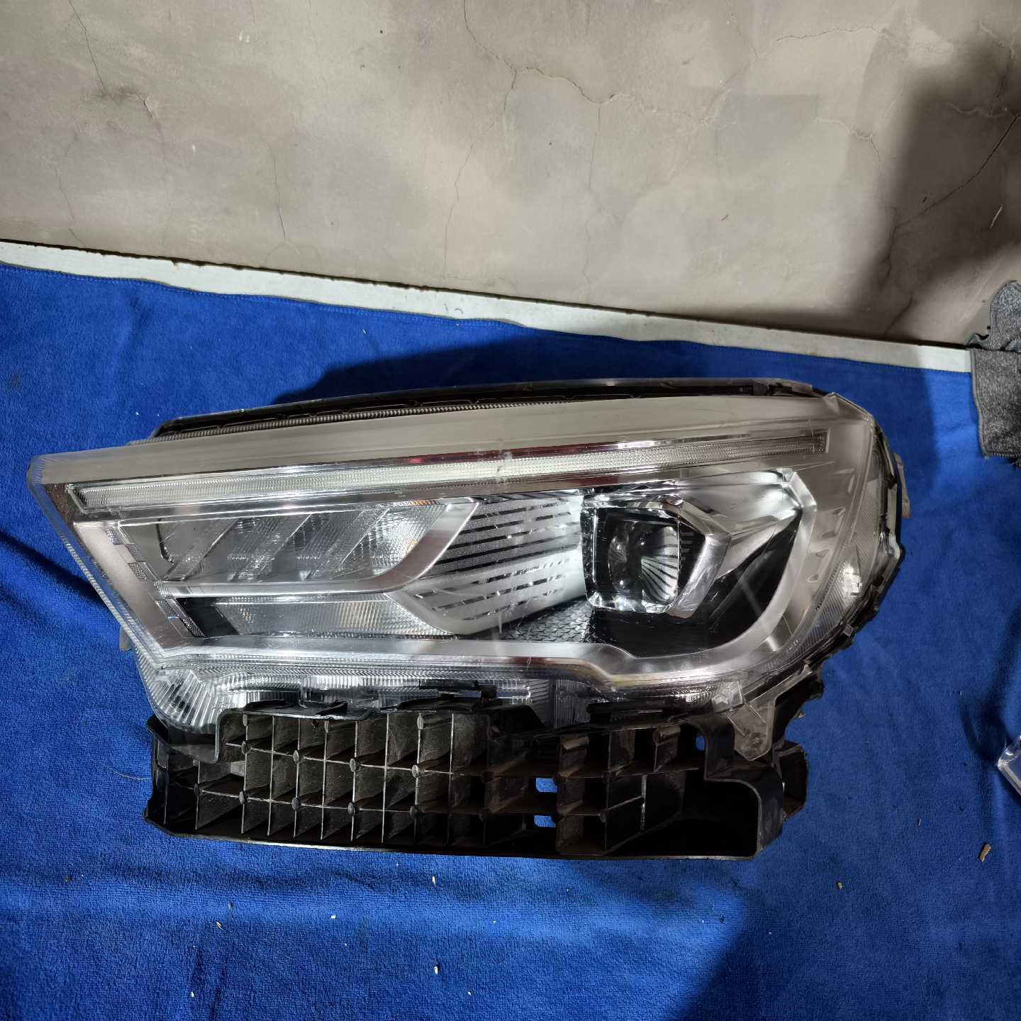 长城M6puls左前大灯，哈弗长城M6左前大灯--议价商品