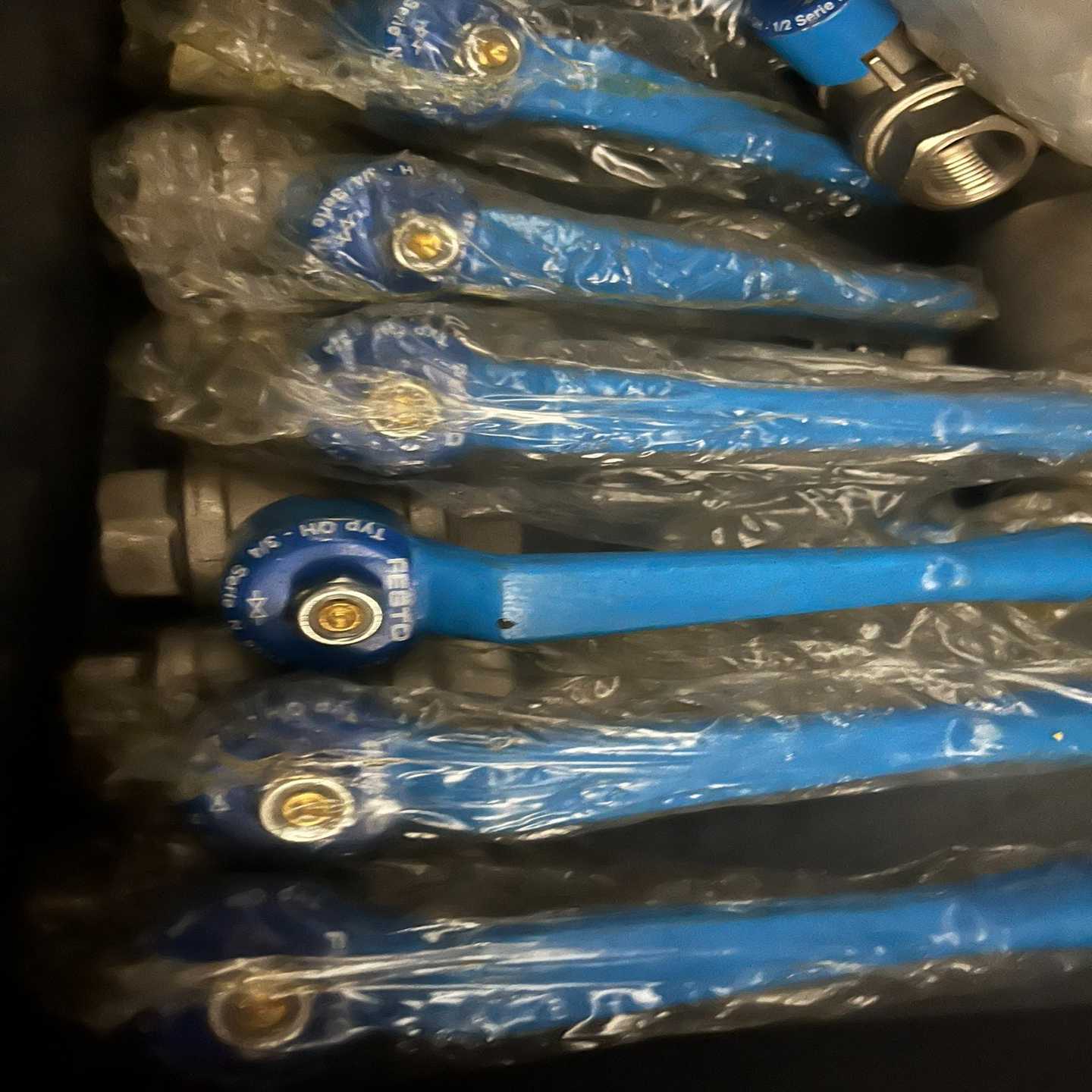 FESTO费斯托阀门QH-1/2、全新、用于工业自动化能源、--议价商品