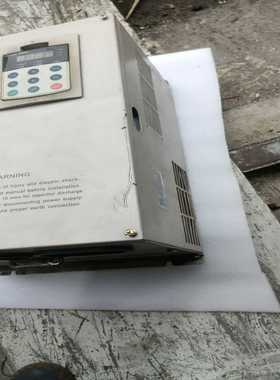 拆机器，剪电线。空压机变频器一台18.522kW。外观成色--议价商品