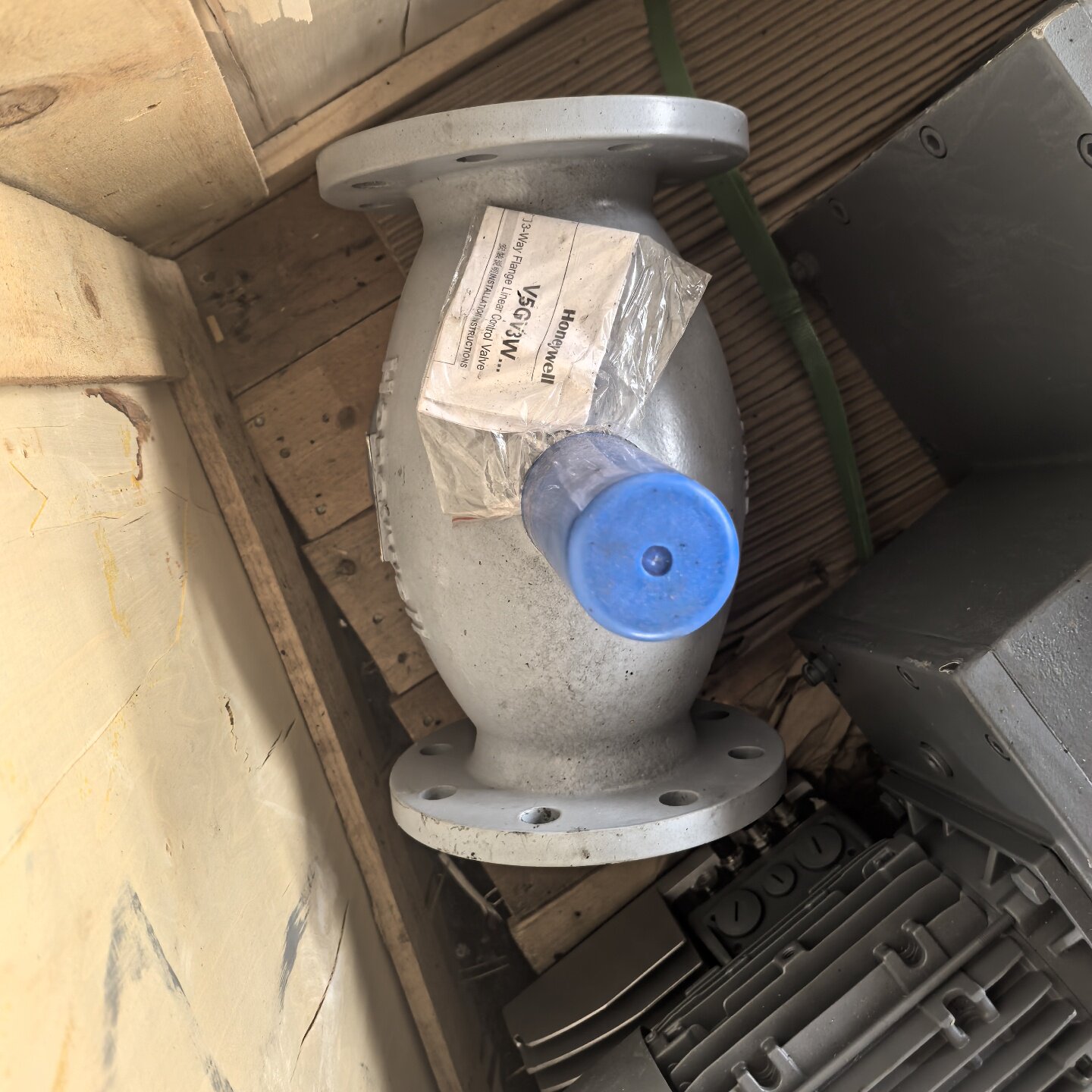 霍尼韦尔V5G3W三通调节阀，DN100 PN16规格，全新-议价