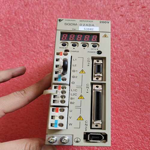 SGDM-02ADA  YASKAWA 安川驱动器  99成~询价