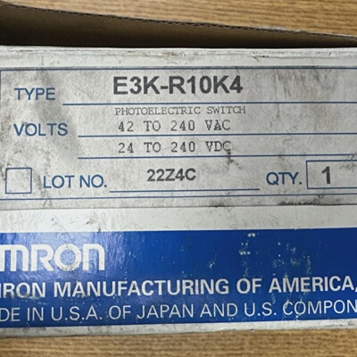 OMRON E3KR10K4 PHOTOELECTRIC SWITCH 42240VAC 24240VDC **NEW