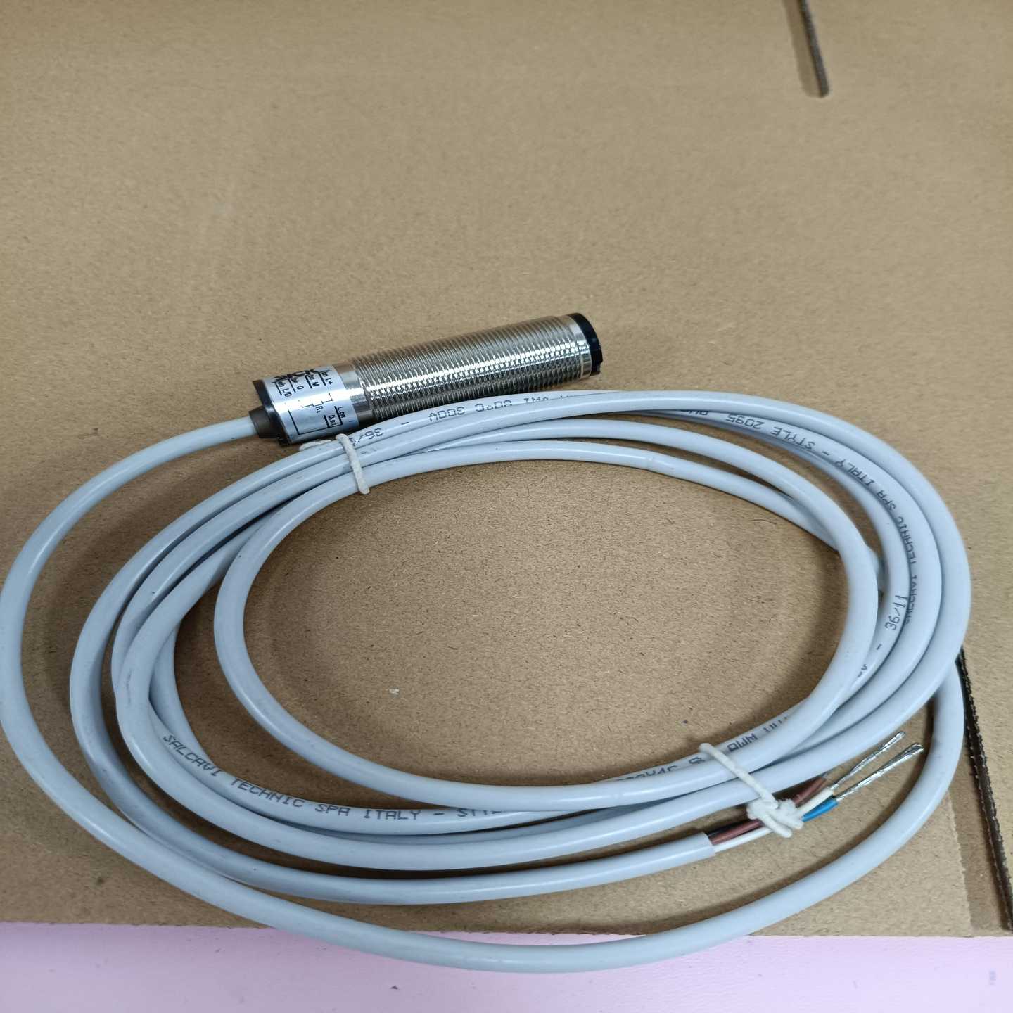 咨询-VTF18-4N1212西克SICK光电开关传感器