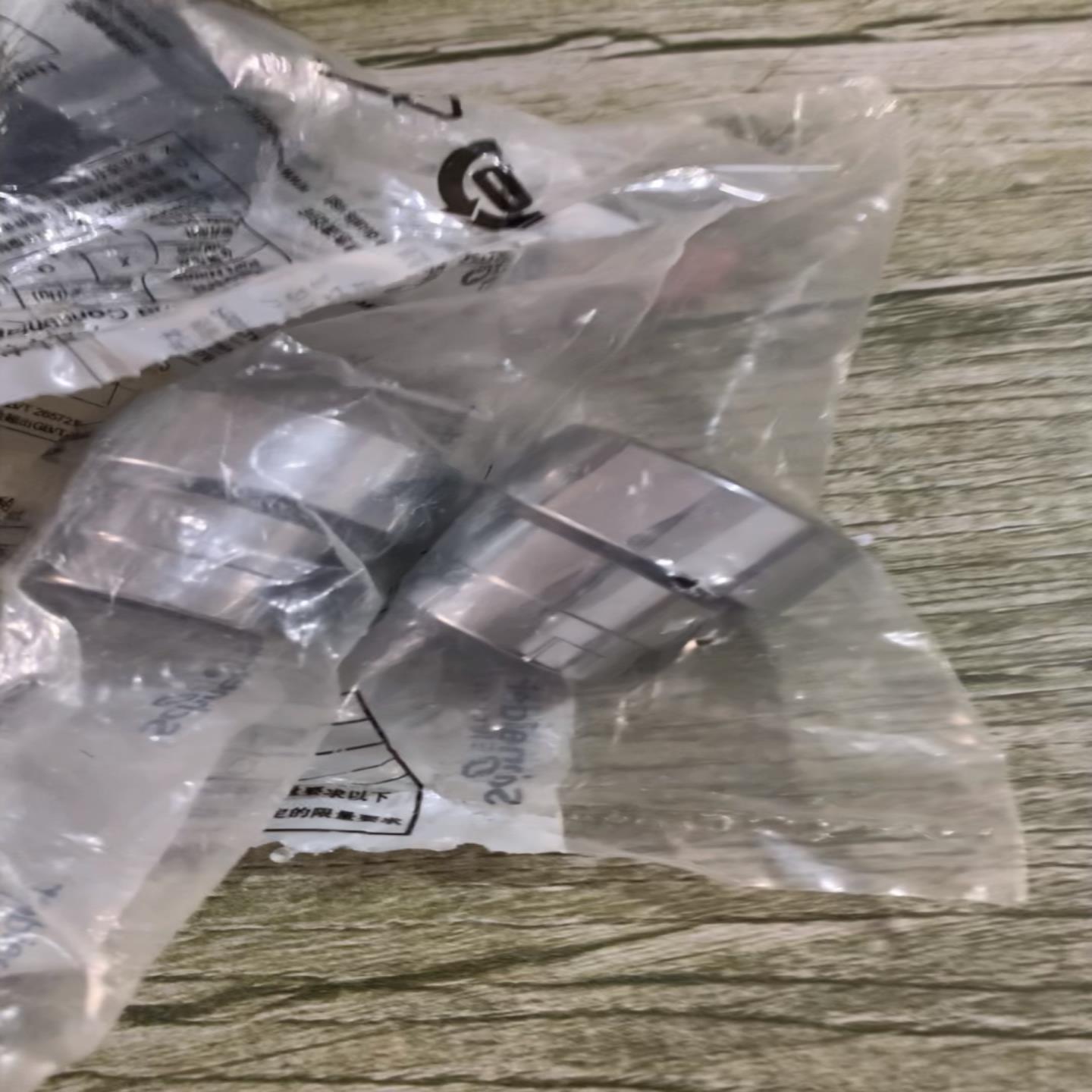 询价原装正品施耐德按钮开关B2BA21C/