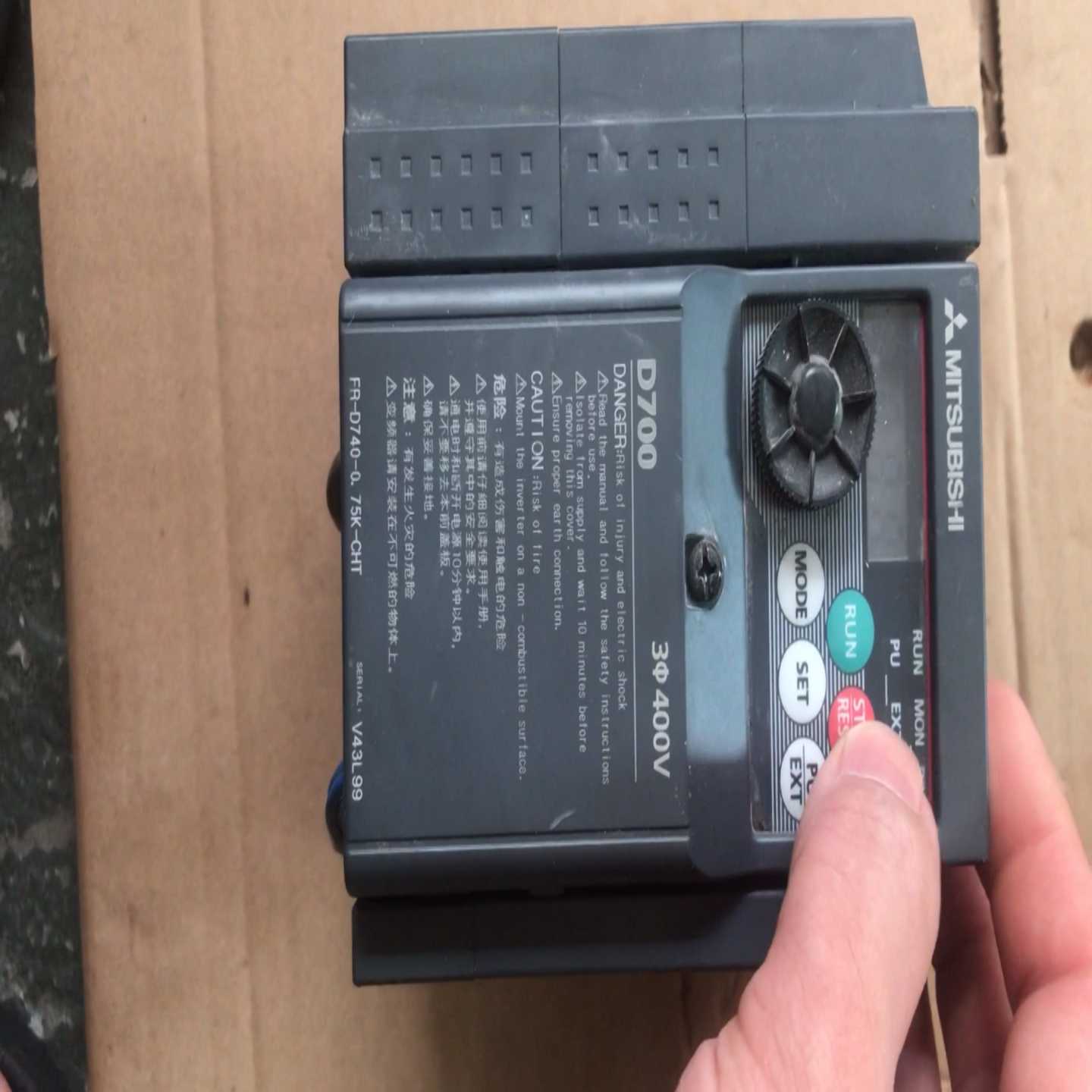 议价三菱D700plcPLCFR-D740-0.75K-C