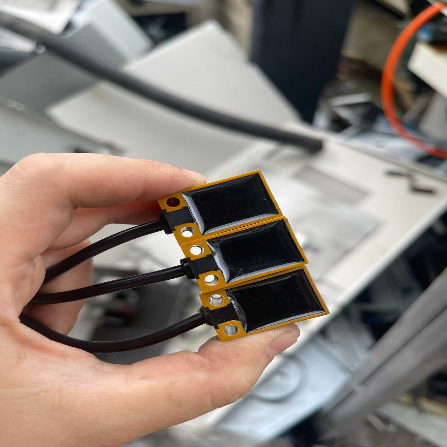 议价原装欧姆龙方形接近开关TL-Q5MC1-Z三个拆机货现货/维修