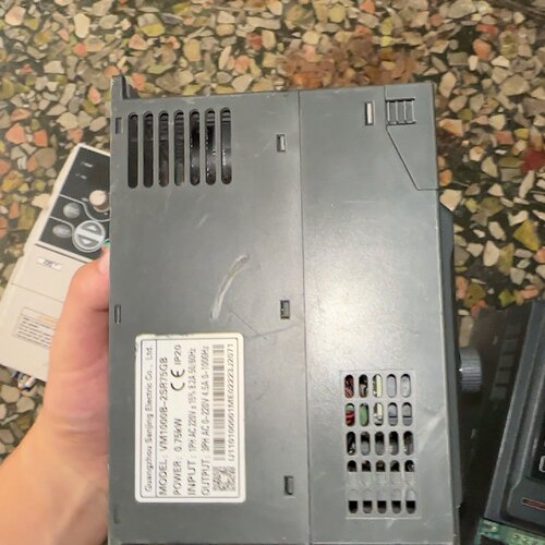 询-三晶变频器VM1000B2SR75GB0.75kW单相