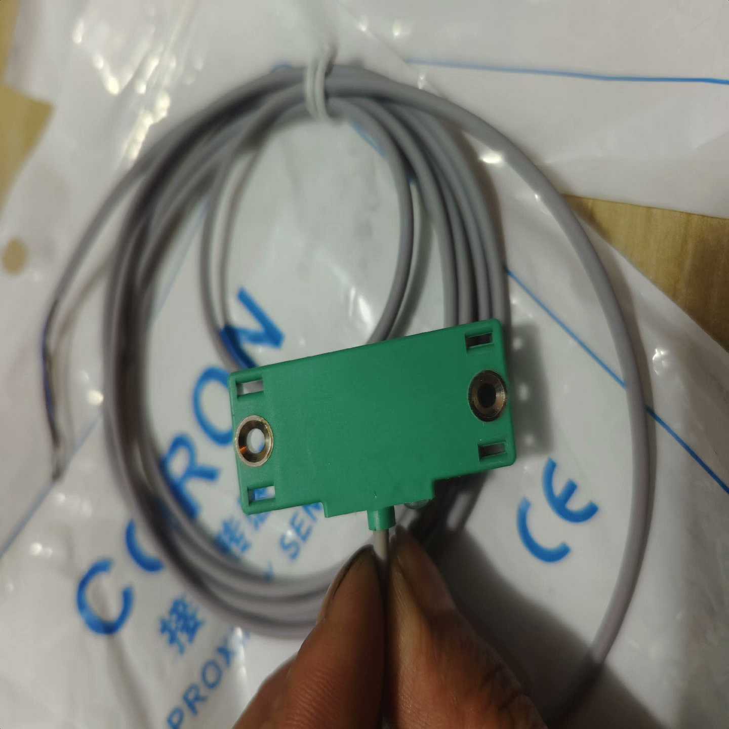 议价CBN5-F46-E0扁平接近开关，国产超荣全新未使用v，现现货/维