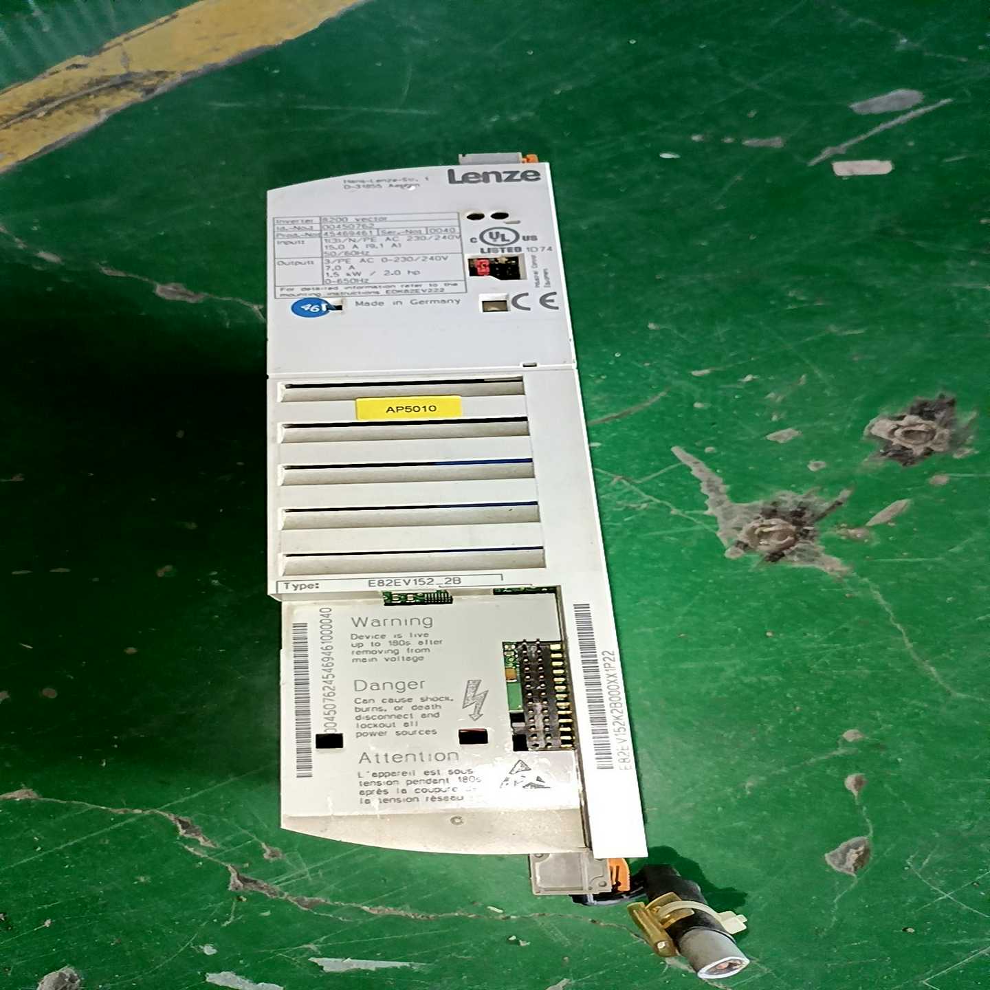 变频器E82EV152-2B原装成色实物1.5