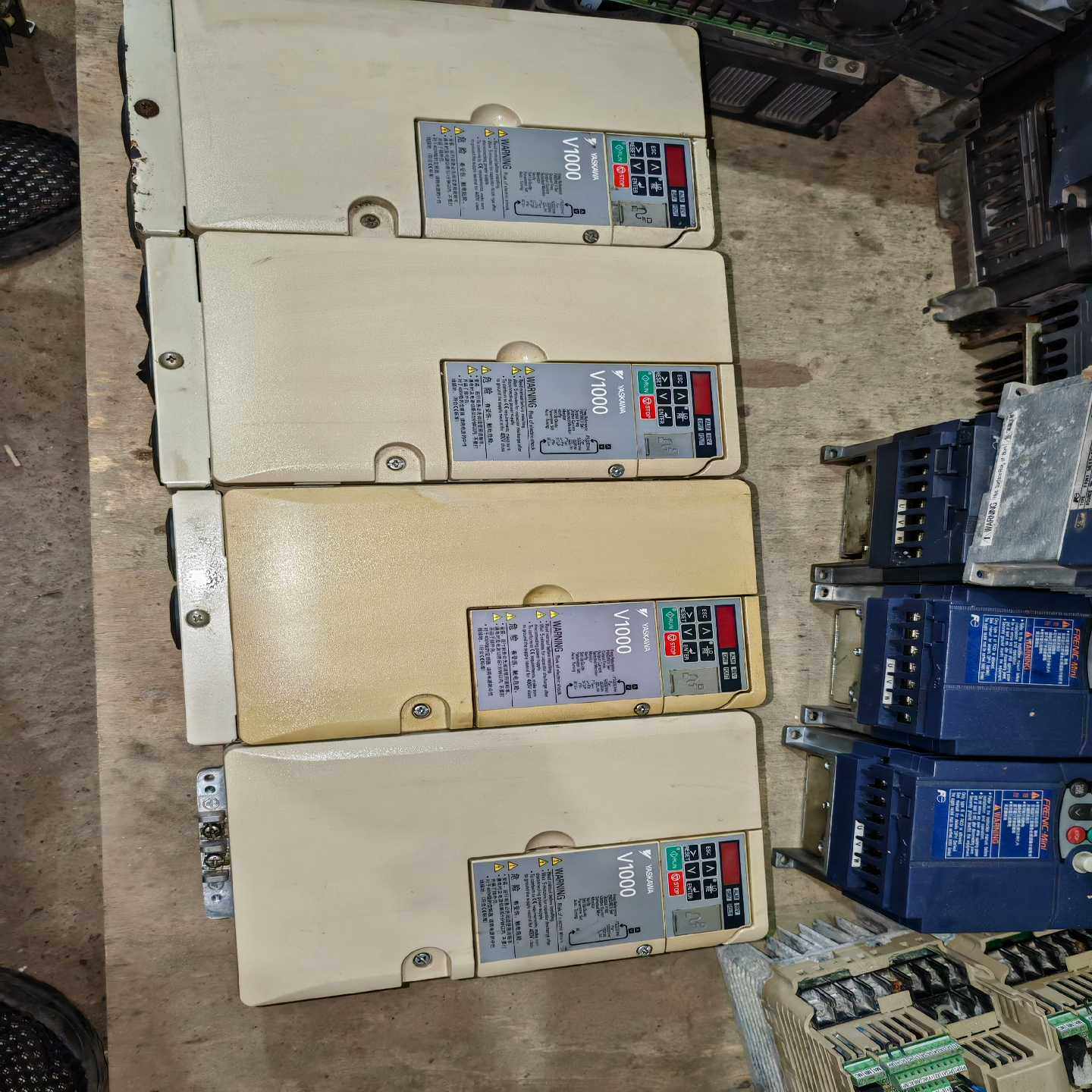 变频器VB4A0018FBA功能，成色如图，标