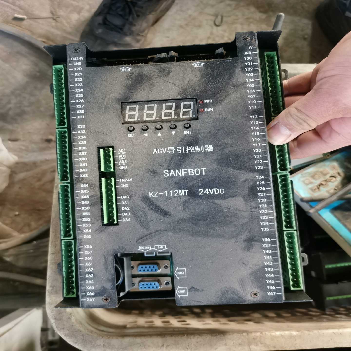 询价~AVG导引控制器，运动控制器，型号KZ112MT的，外观