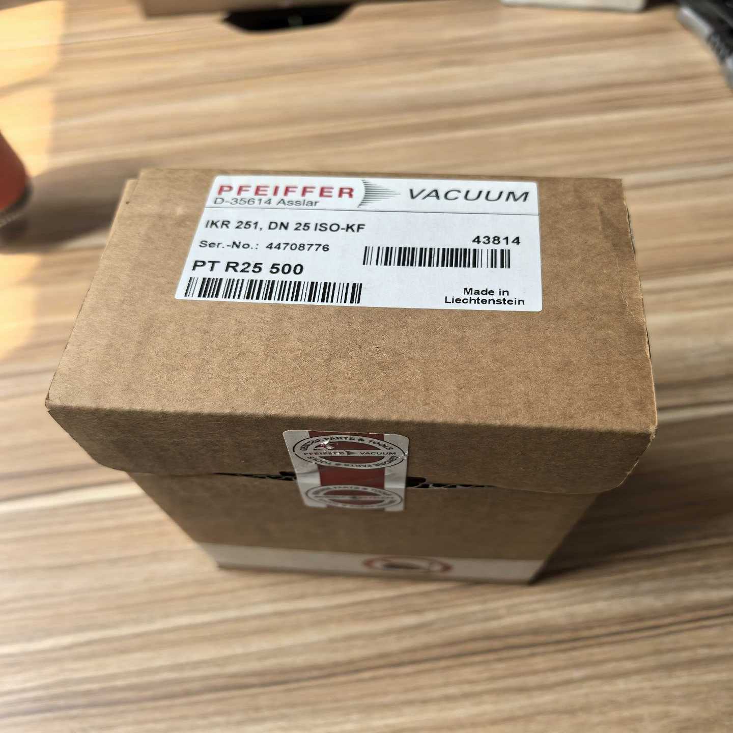 全新普发IKR251真空计，型号PTR25500，未拆封--议价商品