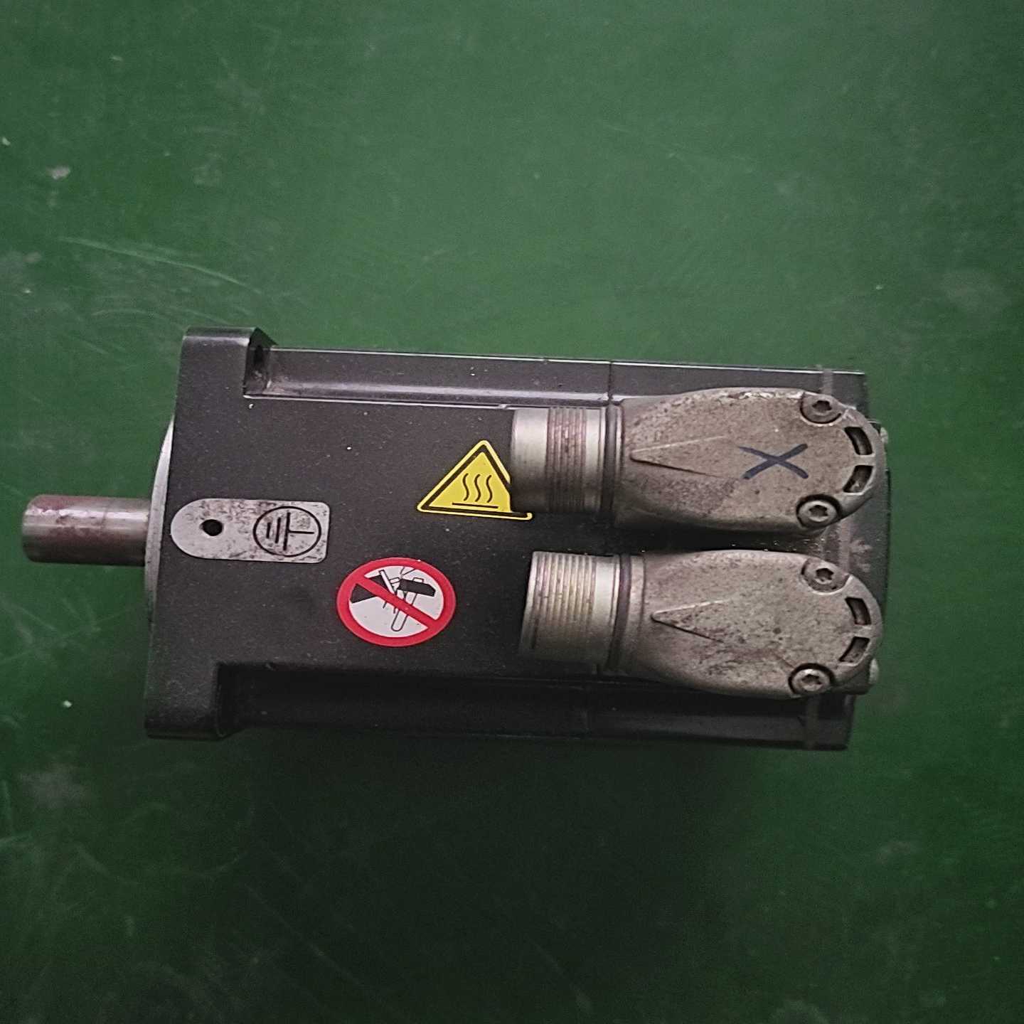 施耐德伺服电机BMH1001P11A2A，1.265kW，成--议价商品