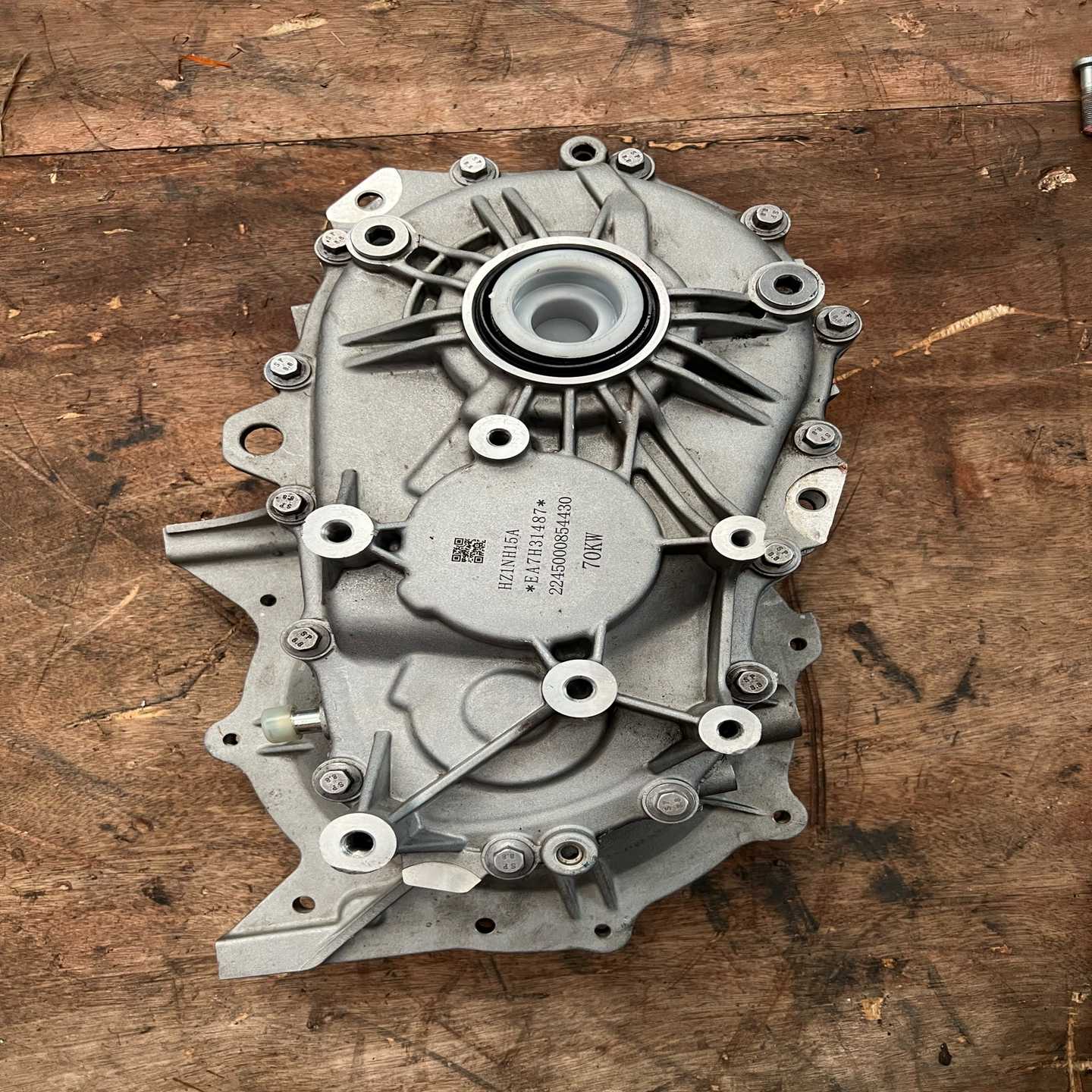 哪吒V原装差速器总成，70KW型号，拆车件，铝合金材质。齿轮--议图片